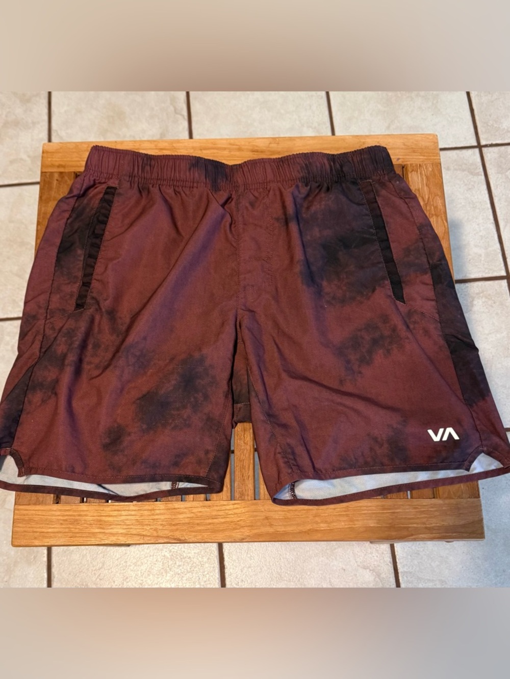 RVCA Red Tie-Dye Yogger Shorts Men’s Small 7” inseam